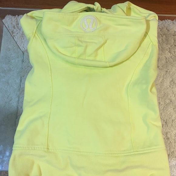 Lululemon Scruba Hoodie with stretch in clarity yellow - Size 8 - Picture 4 of 5